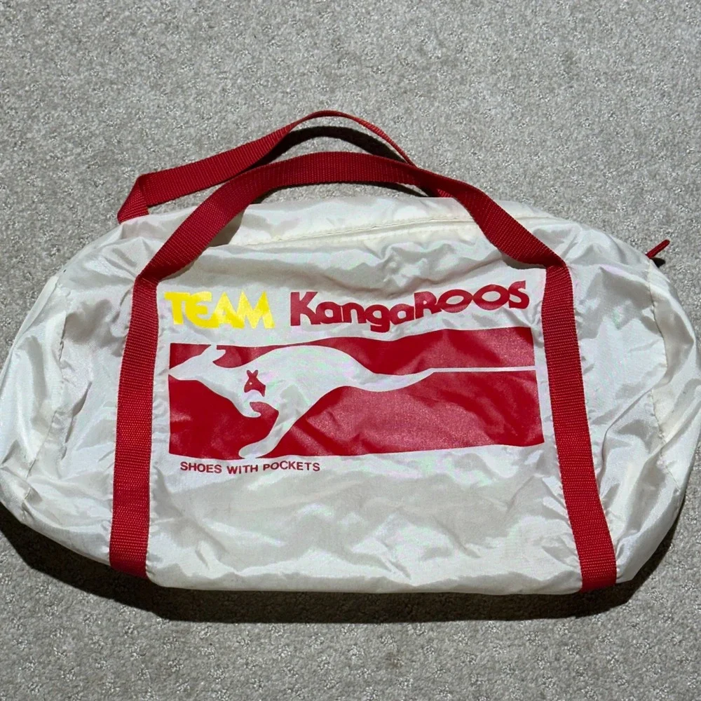 Vintage Team KangaROOS Duffel Bag White Red Shoes With Pockets Nylon Gym Bag